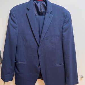 Alfani Navy Slim Fit Suit 40S 32x20 Retail $495+  Broken Button on Right Sleeve